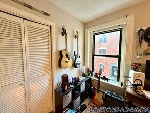 1526 Tremont St, Unit 2 in Boston, MA - Foto de edificio - Building Photo