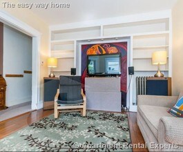 294 Boston Ave, Unit A in Medford, MA - Foto de edificio - Building Photo