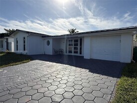 8636 Beekman Dr in Miramar, FL - Building Photo