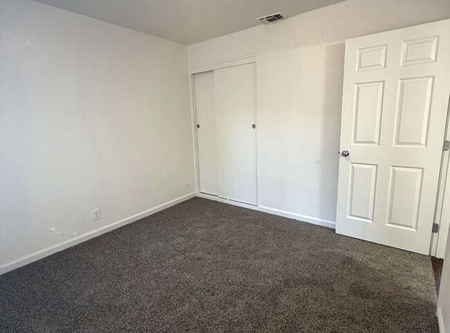 2129 Winafred St in Sacramento, CA - Building Photo - Building Photo