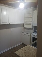 21 Sunship Rd in Dundalk, MD - Foto de edificio - Building Photo