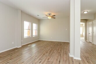2705 Gardendale Dr in Fort Worth, TX - Building Photo - Building Photo
