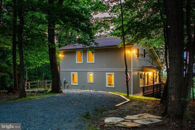 property at 1619 Summit Dr