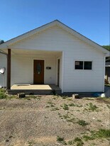 1018 Glezen St in Petersburg, IN - Building Photo