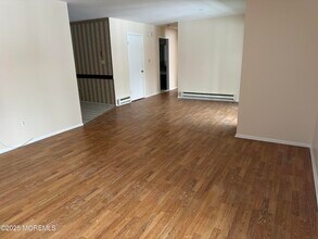 171 Amberly Dr in Englishtown, NJ - Building Photo - Building Photo