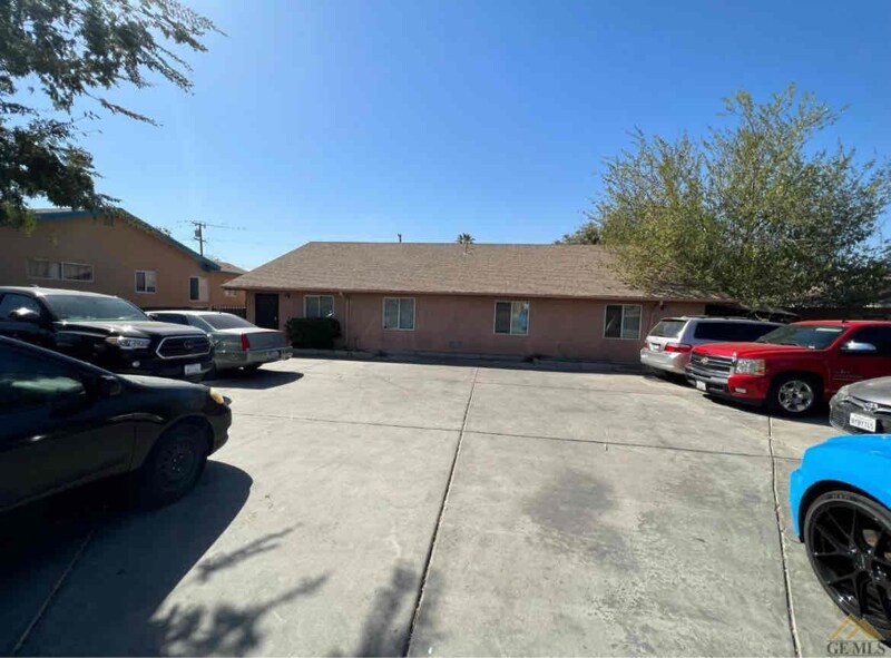 1821 Pacific St-Unit -B in Bakersfield, CA - Building Photo