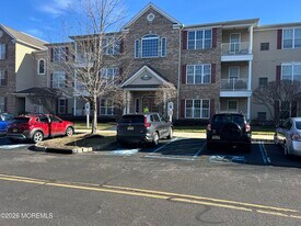 315 Sophee Ln in Lakewood, NJ - Building Photo