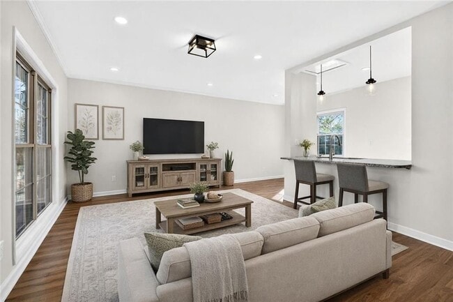 property at 2918 Highland Dr SE