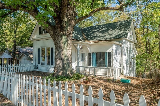 216 Elizabeth Terrace in Hot Springs, AR - Foto de edificio - Building Photo