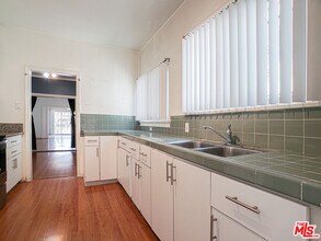 336 S Wilton Pl in Los Angeles, CA - Building Photo - Building Photo