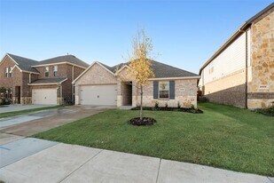 2506 Kingfisher St in Princeton, TX - Building Photo