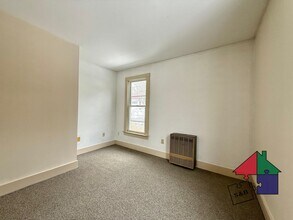 19 Meadow St in Williamstown, VT - Building Photo - Building Photo