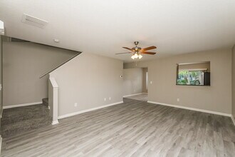 7403 Oxford Garden Cir in Apollo Beach, FL - Building Photo - Building Photo