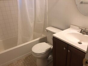 528 Kuethe Rd NE, Unit A in Glen Burnie, MD - Building Photo - Building Photo