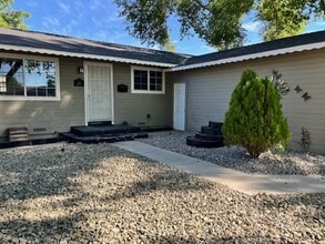 420 Corbett St in Carson City, NV - Building Photo - Building Photo