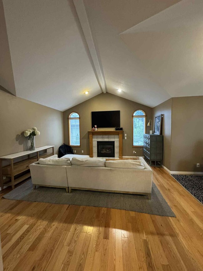 945 Summerset Ct in Idaho Falls, ID - Building Photo - Building Photo