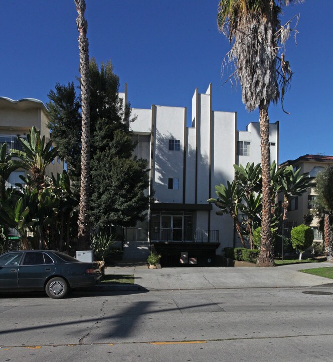 1731 N Normandie Ave in Los Angeles, CA - Foto de edificio