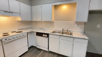 Fontainebleau in Bellevue, NE - Building Photo