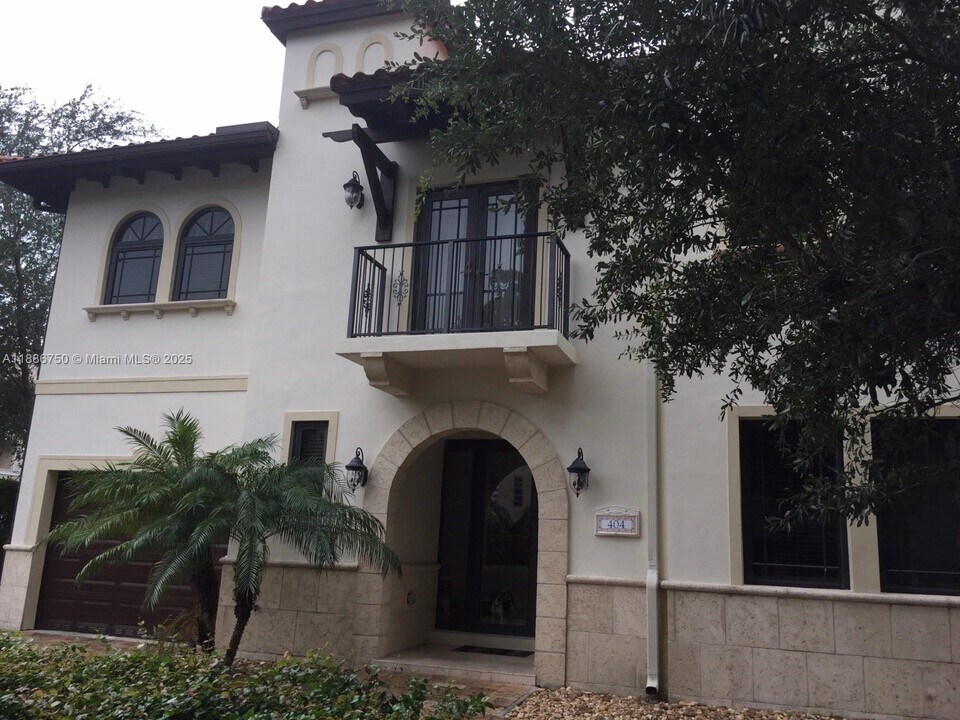 404 Zamora Ave in Coral Gables, FL - Building Photo