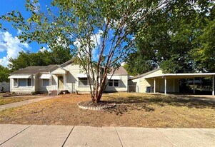 3109 Pioneer St in Fort Worth, TX - Building Photo