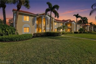 7762 Jewel Ln in Naples, FL - Building Photo