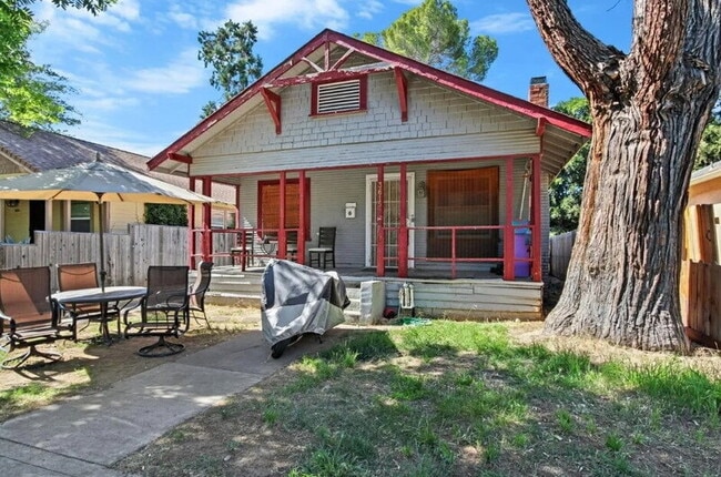 property at 3615 6th Ave