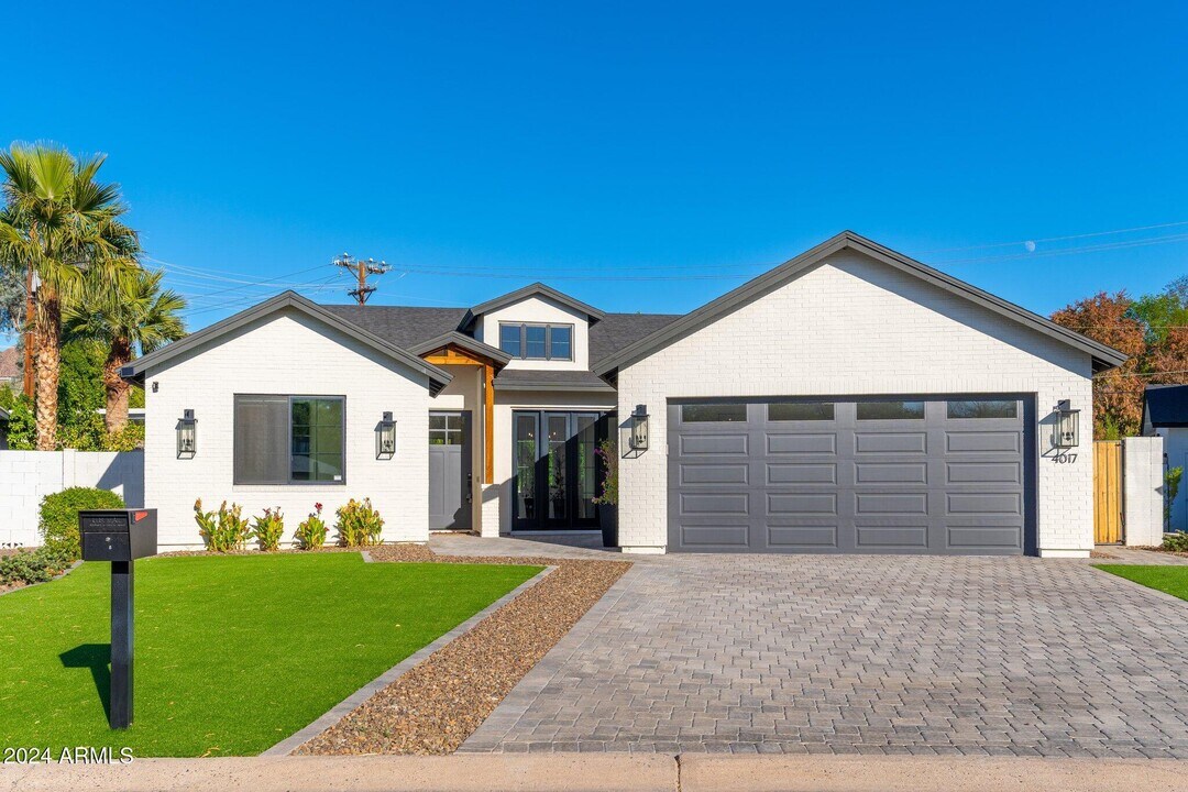 4017 N 49th Pl in Phoenix, AZ - Foto de edificio