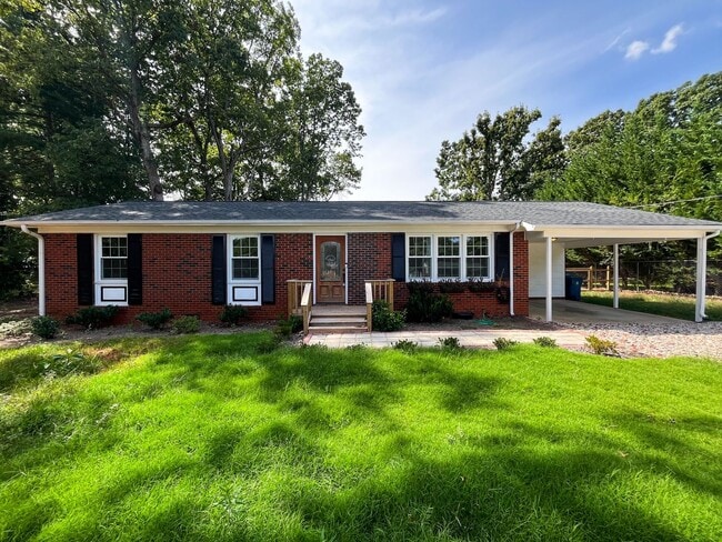 property at 706 Lakedale Rd