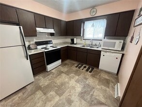 7880 French Dr in Northfield, OH - Building Photo - Building Photo