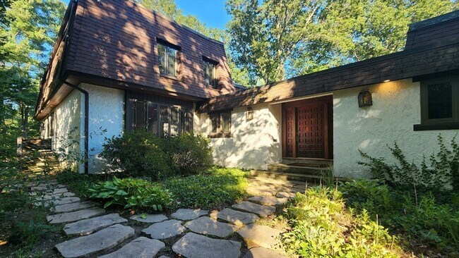 10 Scotch Dam Rd in Easton, MA - Foto de edificio - Building Photo