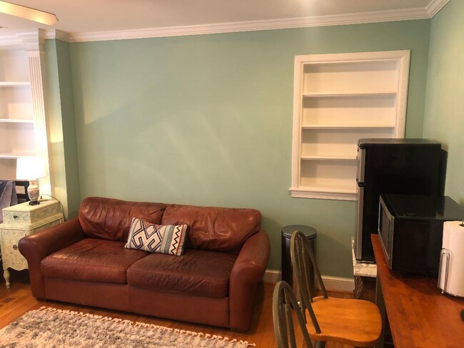 5804 Searl Ter, Unit 1 in Bethesda, MD - Building Photo - Building Photo