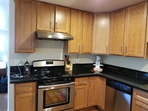 2913 Carmel St in Oakland, CA - Building Photo - Building Photo