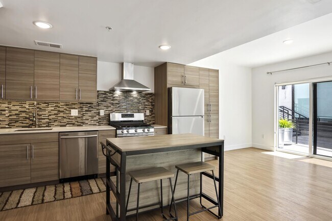 877 S 200 W in Salt Lake City, UT - Building Photo - Building Photo