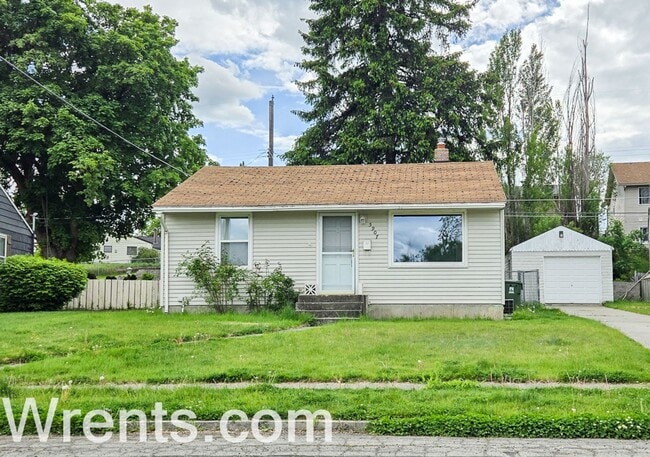 property at 5907 N Braeburn Dr