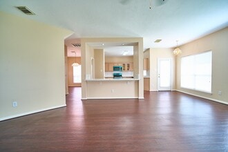 9111 Winkbow Dr in Houston, TX - Building Photo - Building Photo