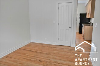 1210 W Waveland Ave, Unit 3 in Chicago, IL - Building Photo - Building Photo