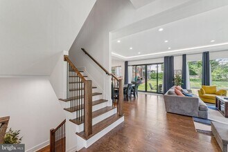 2500 Fowler St in Falls Church, VA - Building Photo - Building Photo