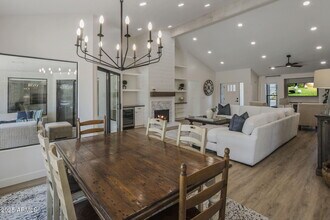 10685 E Cinnabar Ave in Scottsdale, AZ - Building Photo - Building Photo