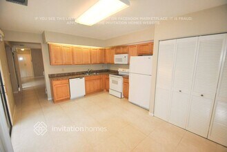 355 Prestwick Cir in Palm Beach Gardens, FL - Building Photo - Building Photo