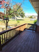 8224 Meadow Creek Rd in Norfolk, VA - Building Photo