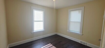 273 Brooks St-Unit -1st Floor in Bridgeport, CT - Building Photo - Building Photo