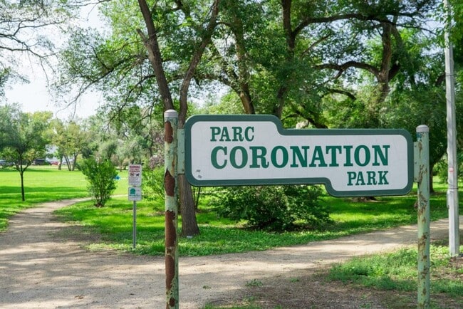 93-93 Eugenie St in Winnipeg, MB - Building Photo - Building Photo