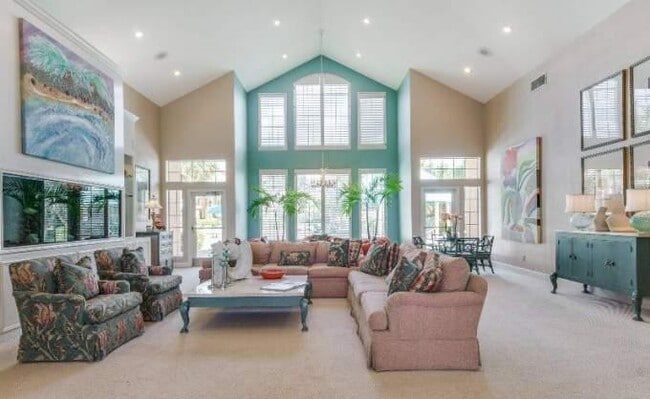 property at 1400 El Camino Village Dr