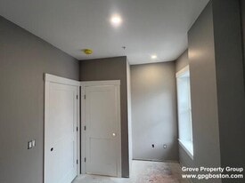 230 Silver St in Boston, MA - Building Photo