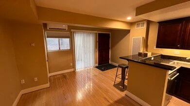 3927 Nobel Dr in San Diego, CA - Building Photo - Building Photo