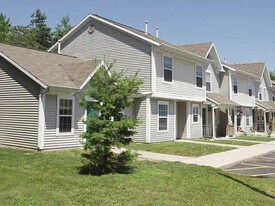 Traditions of Holland in Holland, MI - Building Photo