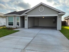 1305 E Sonador Dr S in Edinburg, TX - Foto de edificio - Building Photo