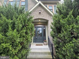 23318 April Mist Pl in Ashburn, VA - Building Photo