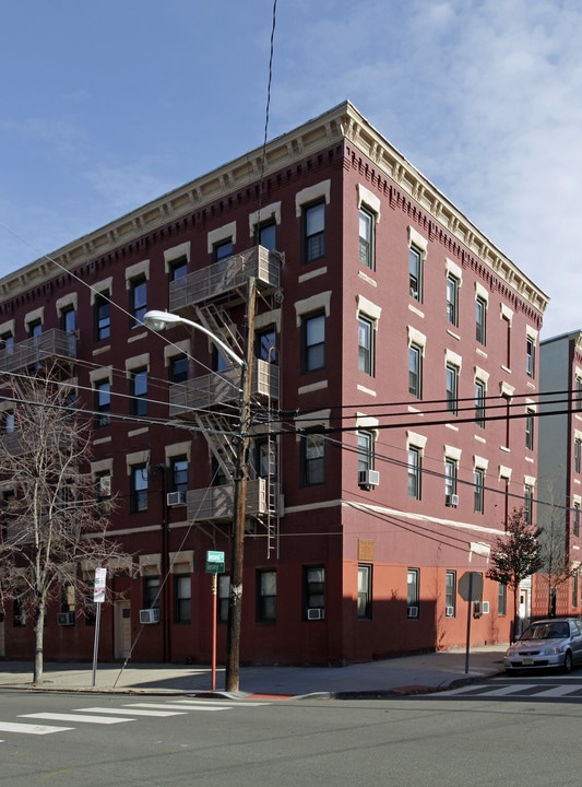 566 Jersey Ave in Jersey City, NJ - Building Photo