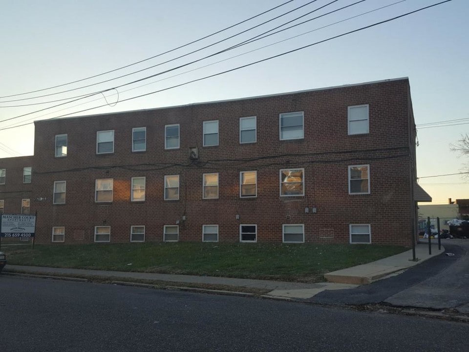 5822 N Mascher St in Philadelphia, PA - Building Photo